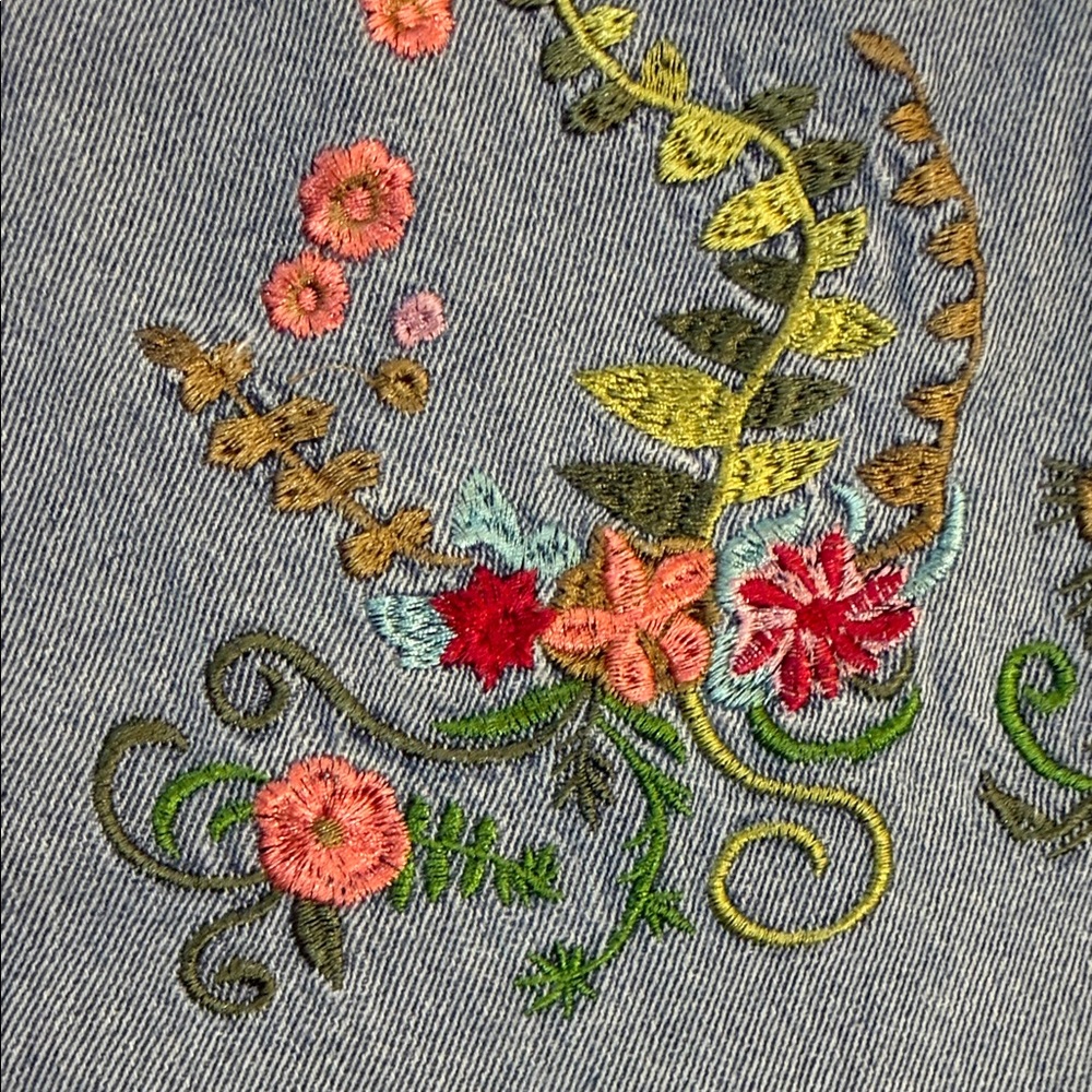 ROMWE Floral Embroidered Jean Shorts - Picture 5 of 10